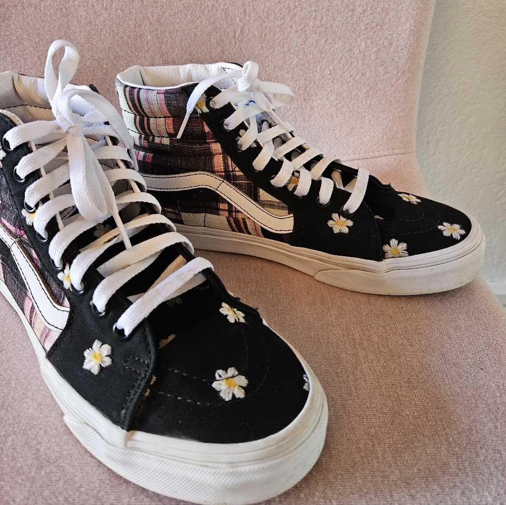 Vans Women's Black and White Floral High-Tops Sz 7.5